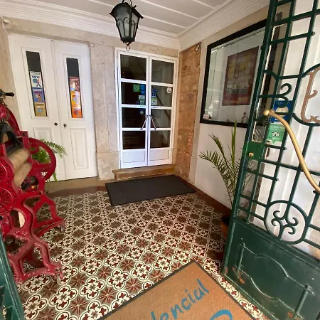 União - 3*